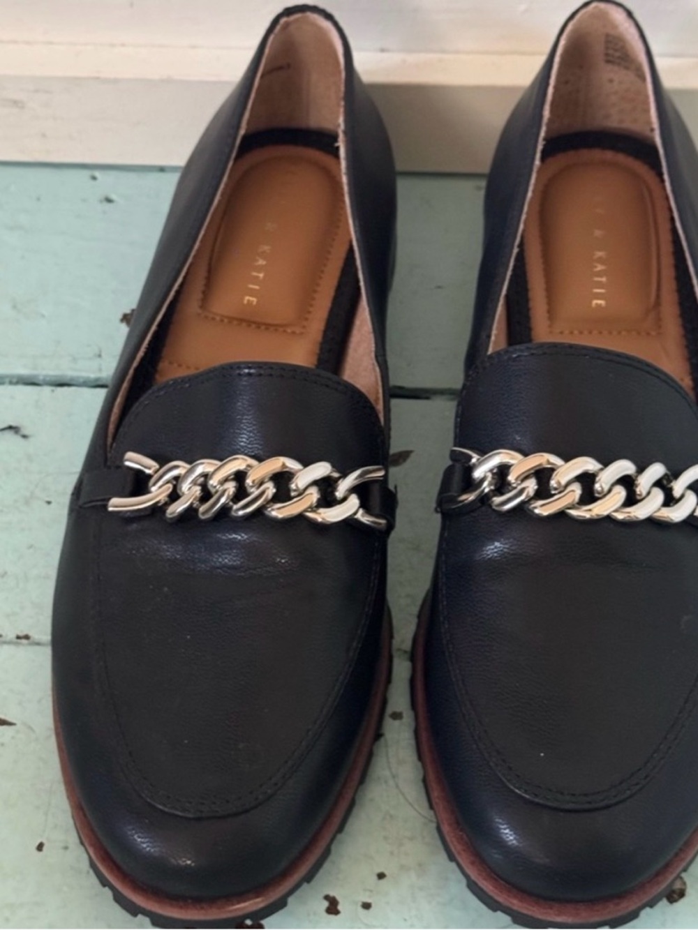 Kelly & Katie Black Chain Loafers | Lug Sole | Size 8